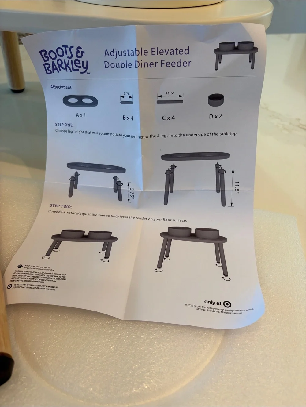 NWT Boots & Barkley Creme Elevated Double Ceramic Pet Feeder with Wood Legs